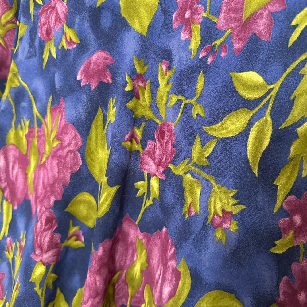 Jeffrey & Dara Floral Midi Dress - Picture 4 of 4